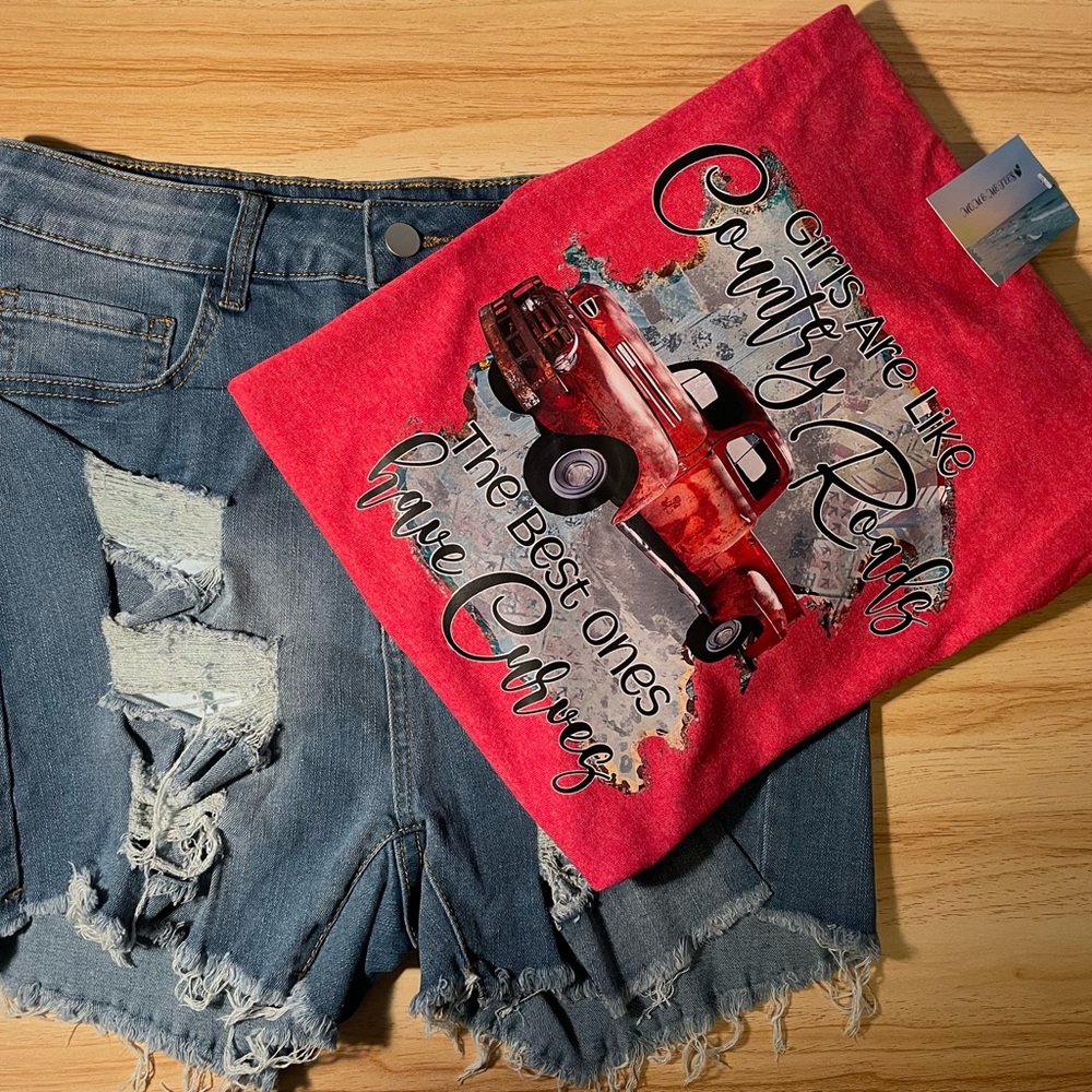 Hand Printed Red Colored T-shirt size Large and SHEIN Curve OXL shorts NEW